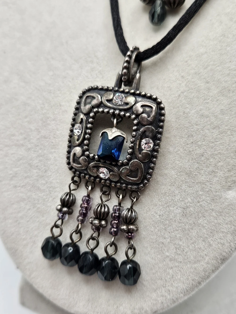 VINTAGE Nine West NW Boho Gunmetal Tone Glass Bead Cord Double Strand Necklace